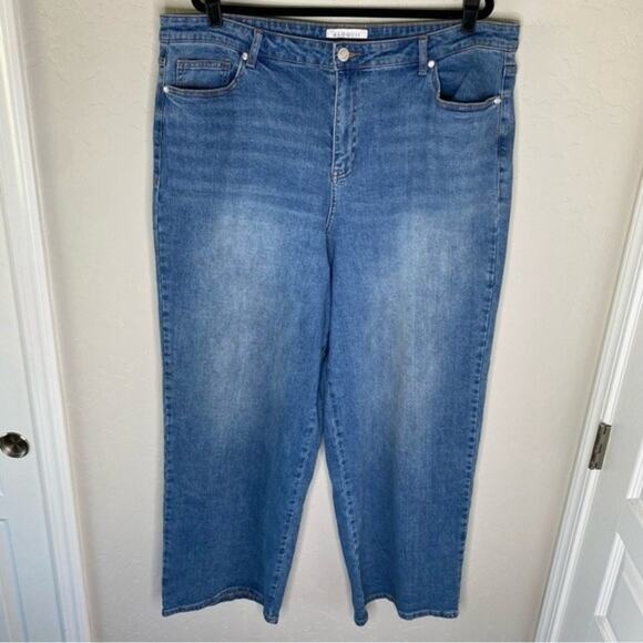 Eloquii Medium Wash Straight Leg Jeans 18 - Picture 2 of 11